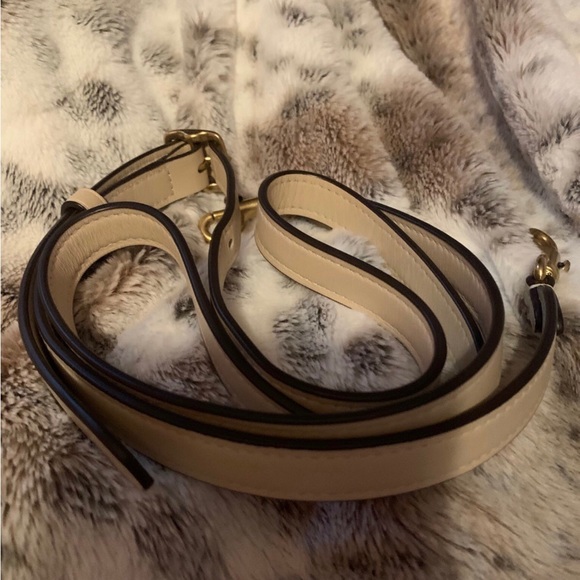 Coach logo ruby 18 - Picture 8 of 9